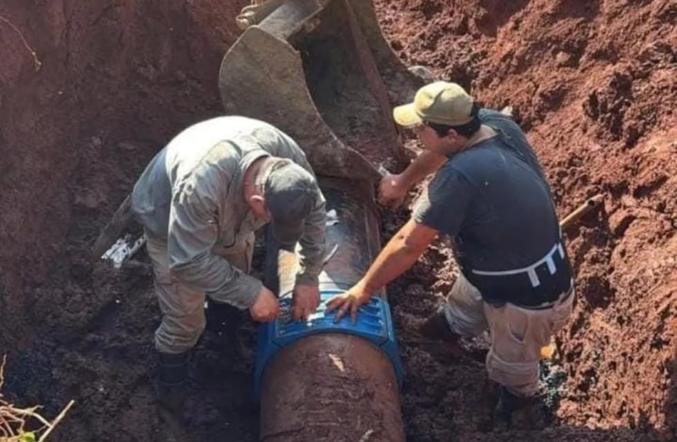 Jardín América: piden usar el agua con responsabilidad tras trabajos de reemplazo de cañerías