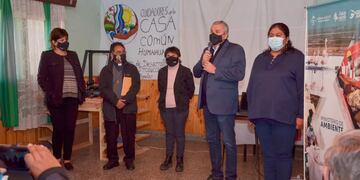 El gobernador Morales dedicó elogiosos conceptos al rol que cumplen los "Cuidadores de la casa común", valorando que "están haciendo muchas cosas bien", por lo que "seguirán contando con nuestro acompañamiento, ya que somos parte del mismo club que cuida el ambiente y la vida", subrayó.