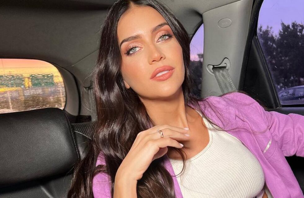 Zaira Nara lució una combinación única para inspirar looks monocromáticos: tiro alto y corset escotado