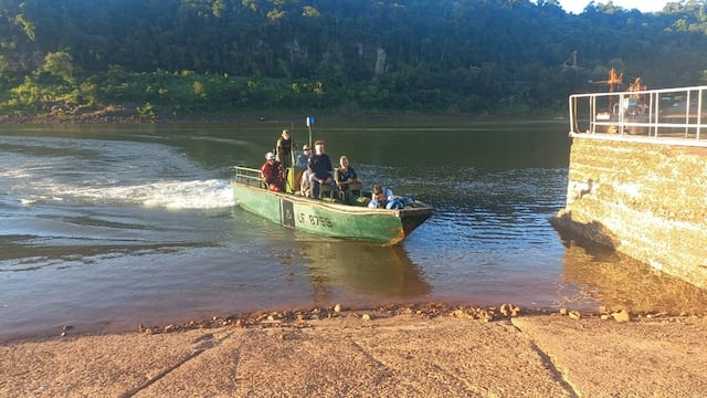 Dos turistas resultaron heridos tras una caída en el Salto Mbocai, en Iguazú.