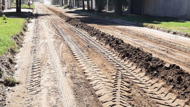 Trabajos en calles de tierra en calles de Punta Alta.