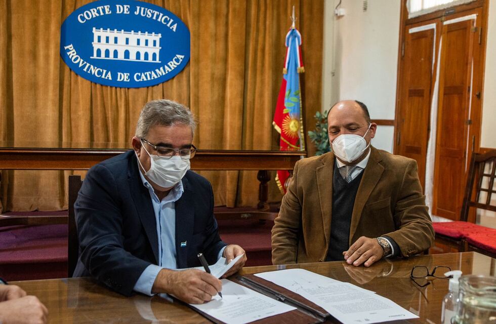 Jalil firmó un convenio con la Corte de Justicia para obras en edificios del Poder Judicial