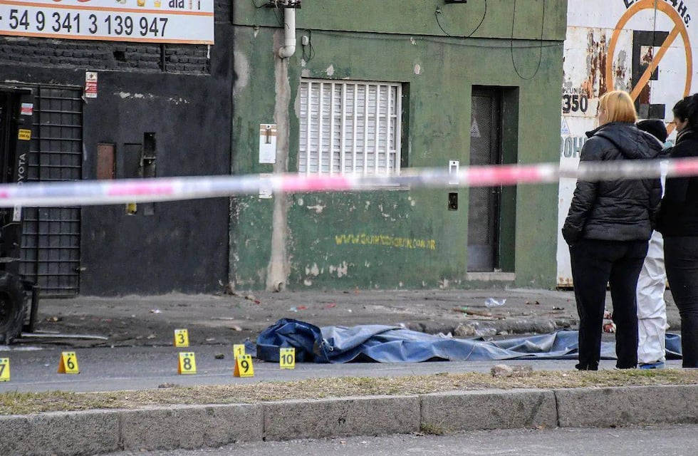 Crimen en Rosario: lo asesinaron en el negocio familiar por un pariente preso