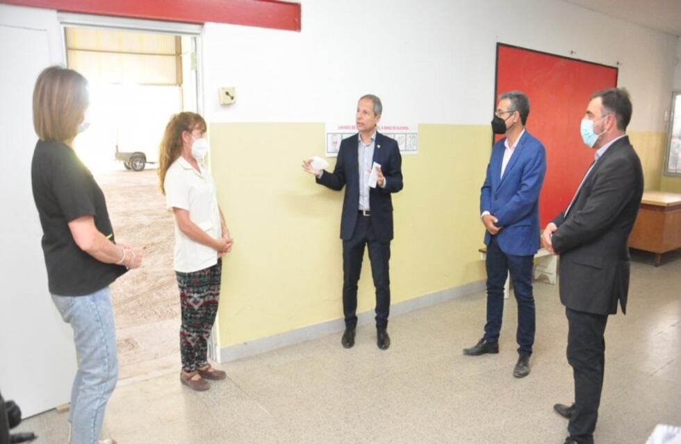 Obra de pavimentado para la granja de APADIM