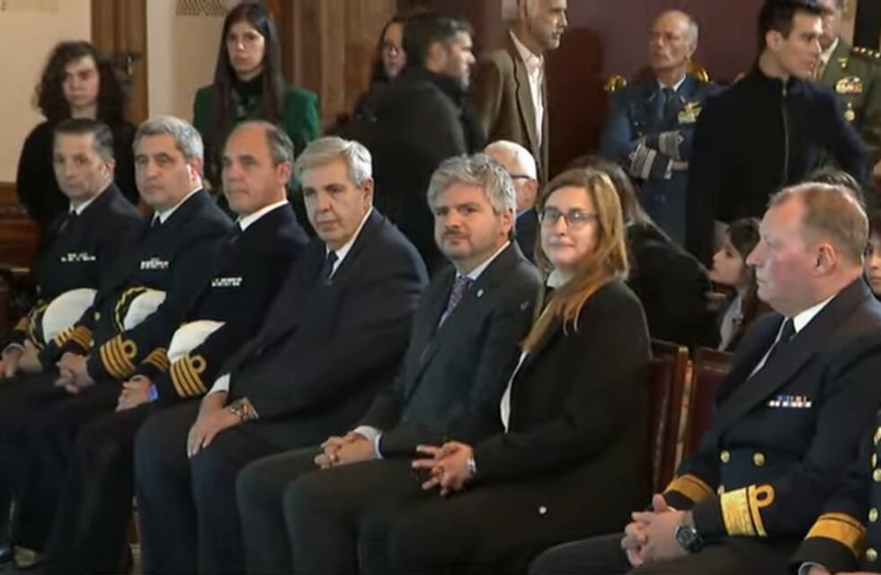 Haquim asistió a un homenaje a los tripulantes del ARA San Juan