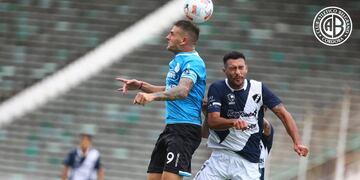 Todo el ímpetu de Pablo Vegetti, la carta de gol del Celeste.