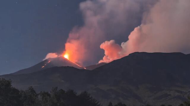 Cerraron un aeropuerto de Italia por la erupción del volcán Etna - Foto Il Sicilia