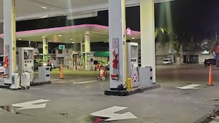 Las estaciones de servicio de Rosario dejaron de vender gas natural comprimido (GNC) por una resolución de Litoral Gas. La playa de Avellaneda y Pellegrini amaneció sin actividad el miércoles 29 de mayo de 2024.