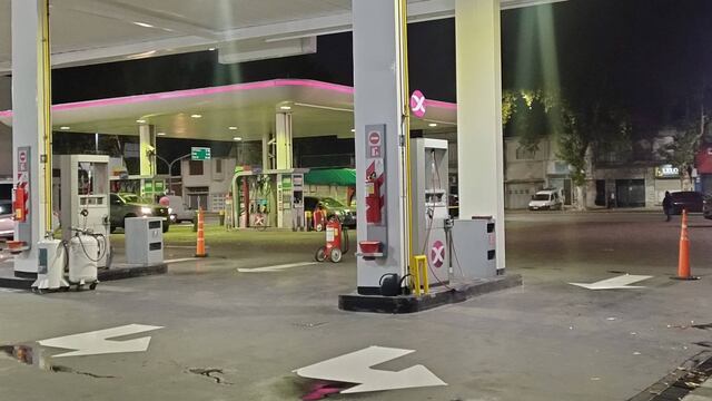 Las estaciones de servicio de Rosario dejaron de vender gas natural comprimido (GNC) por una resolución de Litoral Gas. La playa de Avellaneda y Pellegrini amaneció sin actividad el miércoles 29 de mayo de 2024.
