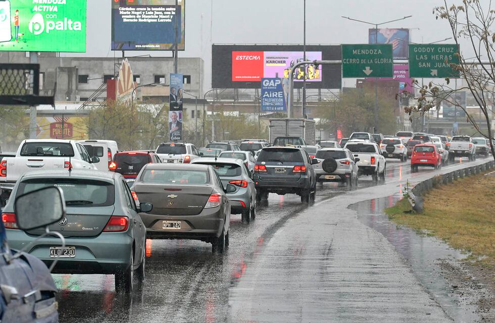 La tormenta de este miércoles causó varios daños en toda la provincia