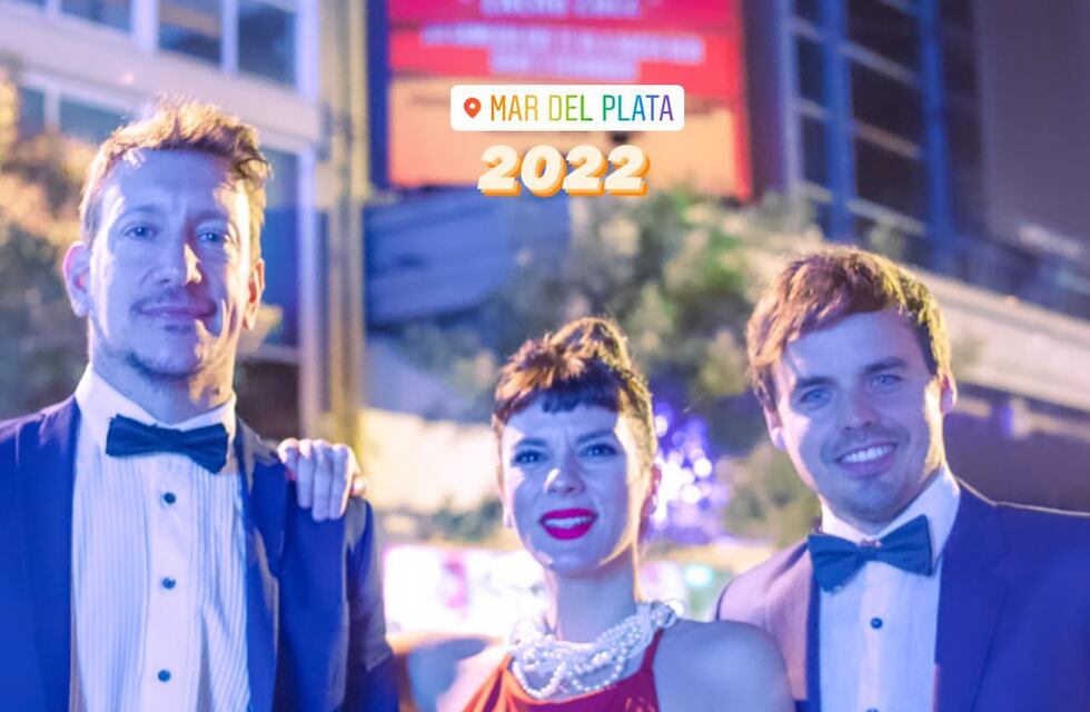 Con un homenaje a “Los Bañeros más locos”, Nico Vázquez promocionó su obra de teatro