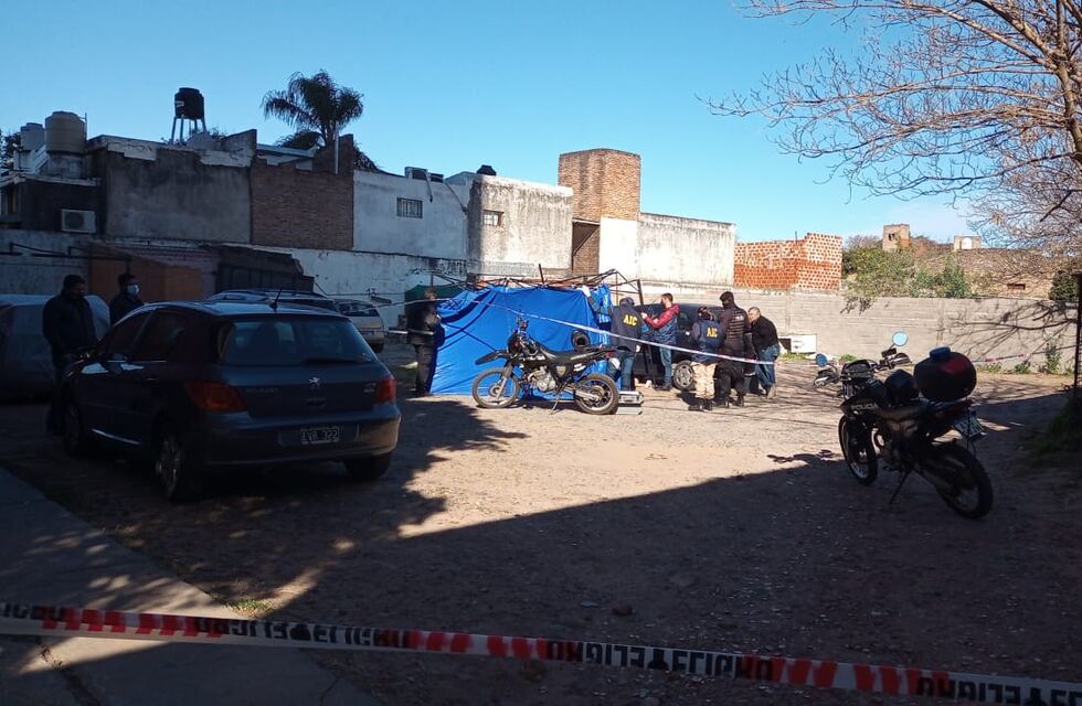 Matan en el edificio donde vivía al jefe de radiología del Hospital Centenario