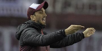 Luis Zubeldía dejará de ser el entrenador de Lanús y suena para San Lorenzo.