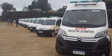 El gobernador de la provincia de Misiones, Oscar Herrera Ahuad, entregó 19 ambulancias