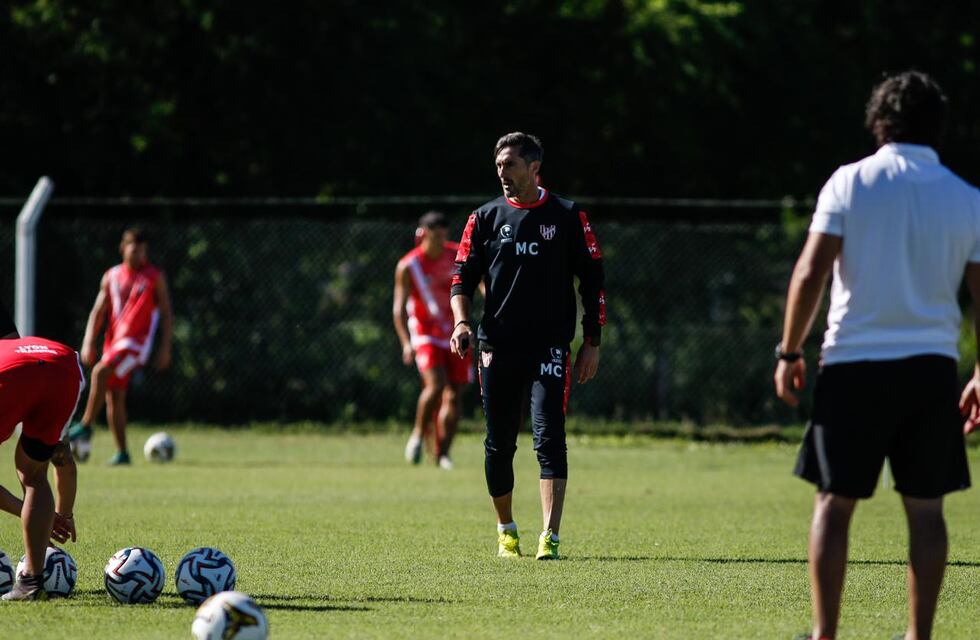 Mauricio Caranta y su primer práctica como DT de Instituto