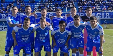 Los 11 de Estudiantes que arrancaron ante Defensores Unidos por la Primera Nacional (Prensa Estudiantes).