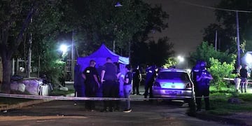 El muchacho recibió tres tiros