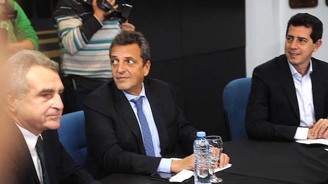 Sergio Massa y Agustín Rossi reciben el apoyo de los gobernadores oficialistas y le dan lugar a Wado de Pedro en la campaña. (Federico López Claro/La Voz)