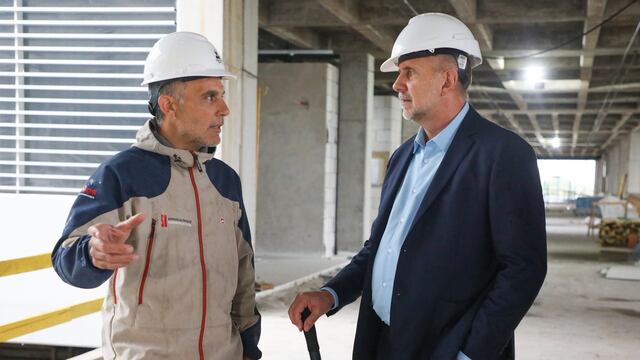 El gobernador Omar Perotti recorrió la obra del Nuevo Hospital Nodal