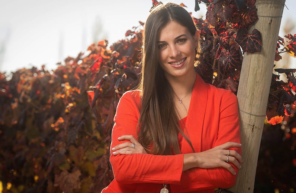 Mirá el nuevo tatuaje de Mayra Tous, ex Reina de la Vendimia, por Lionel Messi y el Dibu Martínez