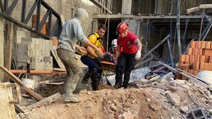 Al menos seis obreros heridos por un derrumbe en un templo evangélico de barrio Nueva Córdoba (Policía)