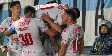 Unión le está ganando a Racing en Avellaneda. Foto: @ClubaUnion