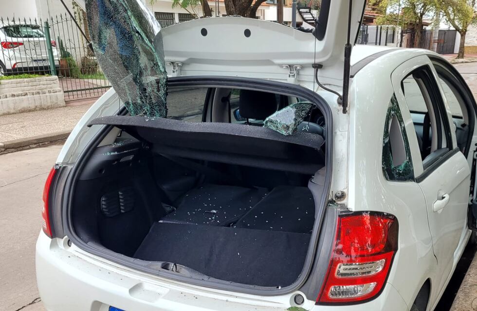 Violentaron un auto de familiares de Blas Correas