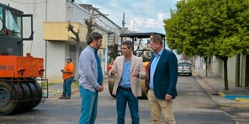 El intendente Cresto recorrió obras junto a Giano y Gay.