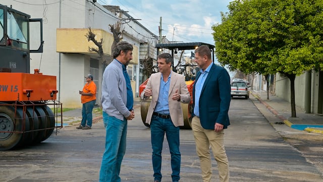 El intendente Cresto recorrió obras junto a Giano y Gay.