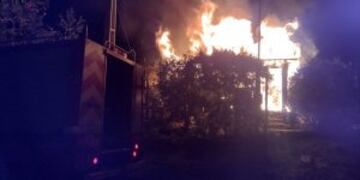 Incendio consumió por completo una vivienda en Oberá.