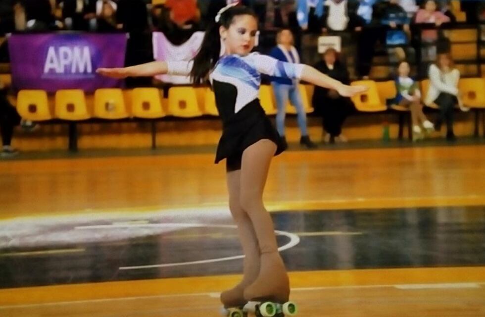 Pequeña patinadora de Maipú se prepara para participar de un torneo sudamericano