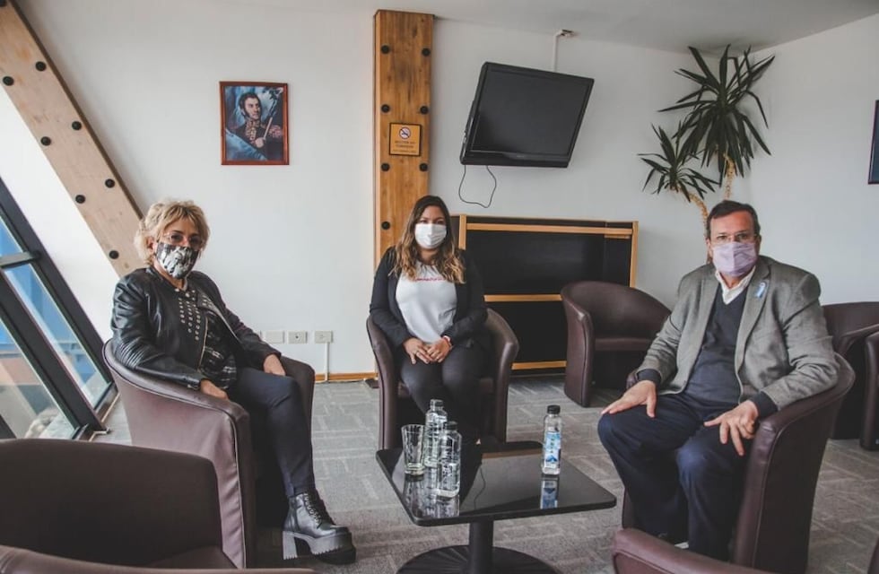 Calderón: “Tener un Intendente y un Ministro que escuchan a cada hacedor de la cultura es importantísimo”