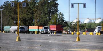 La medida de fuerza dejó casi desiertas las playas de carga en las terminales portuarias.