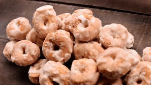 Así se preparan unas ricas rosquitas para pasar la tarde acompañado.