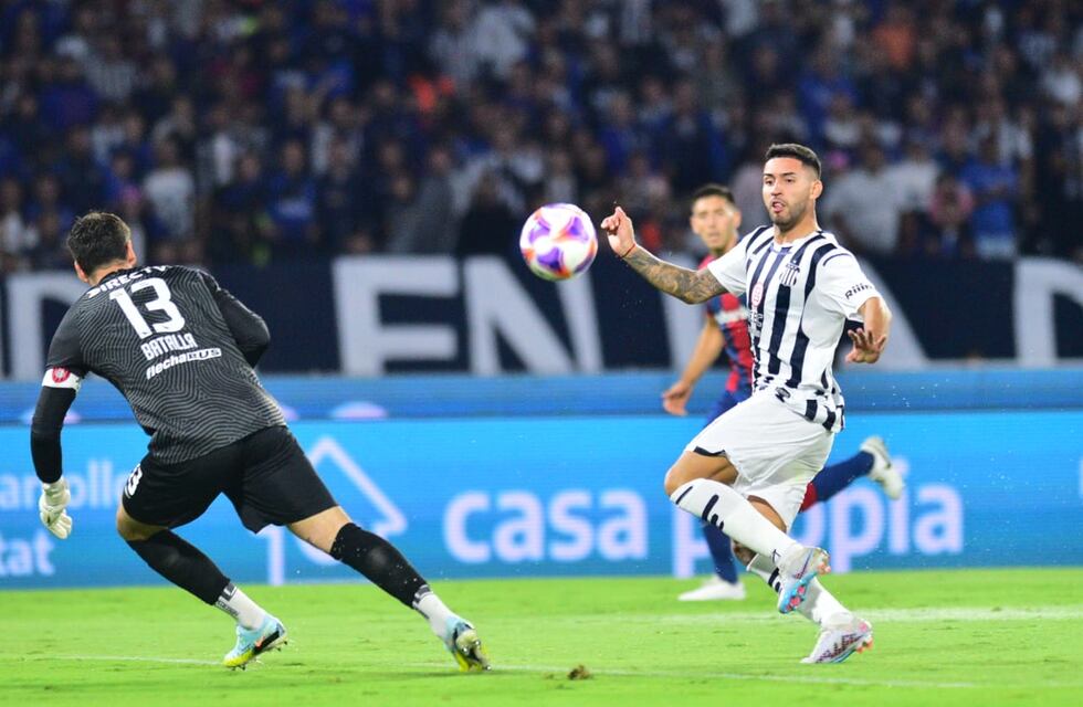 Nahuel Bustos: de estar en duda a ser titular en Talleres, y casi convertir antes del minuto