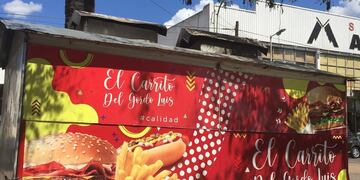 Carrito de comidas rápidas en Gualeguaychú. Redes.
