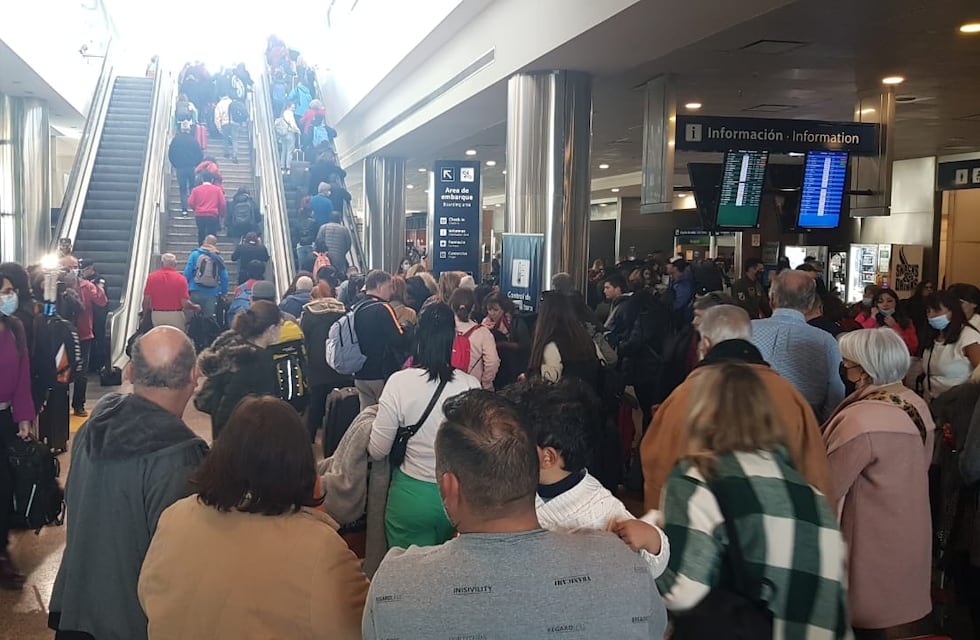 Cuál es el motivo del tremendo despliegue policial y médico en el Aeropuerto Córdoba