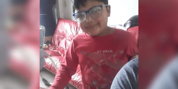 Gael tiene ocho años y puede perder la audición.