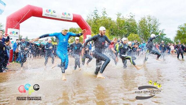 Se vivió el Half Triatlón en Santa Ana.