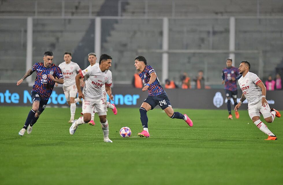 El silencio de los goleadores: Michael Santos se lesionó, alarma en Talleres