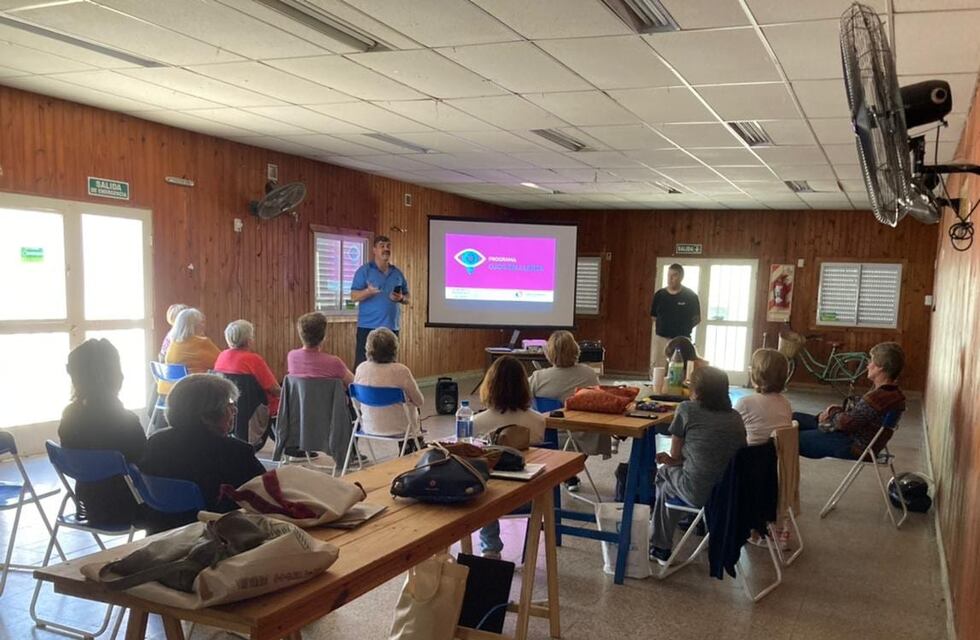Capacitación de Ojos en Alerta en 5 barrios