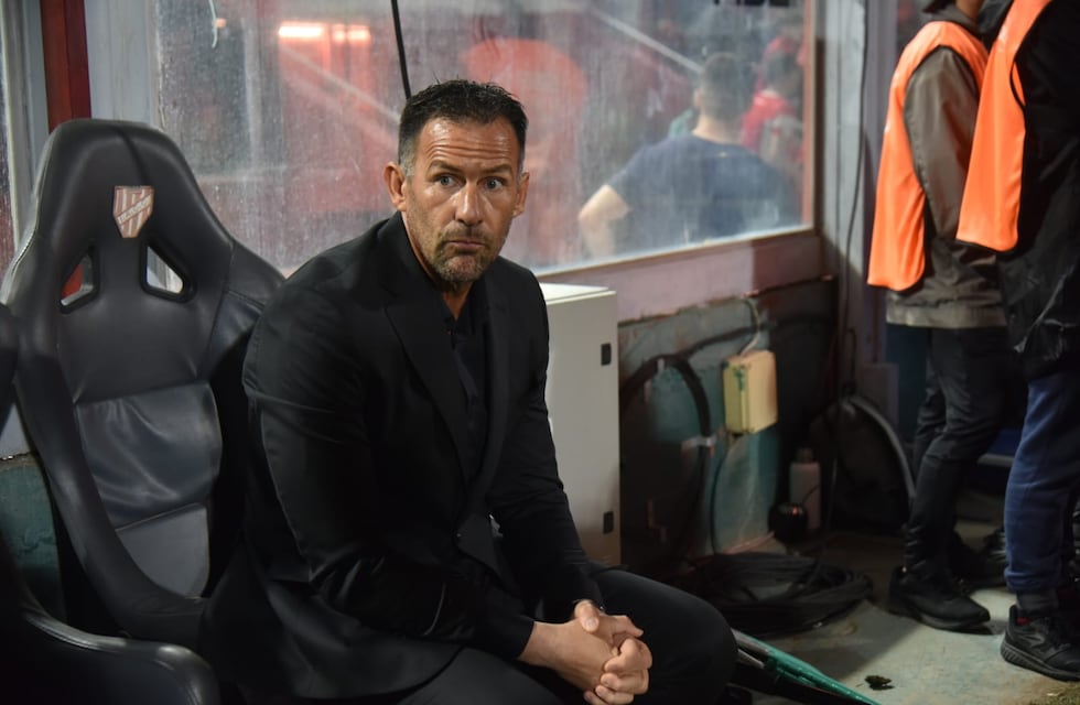 La banca a Dabove en Instituto y su “estamos lejos de ser un desastre”