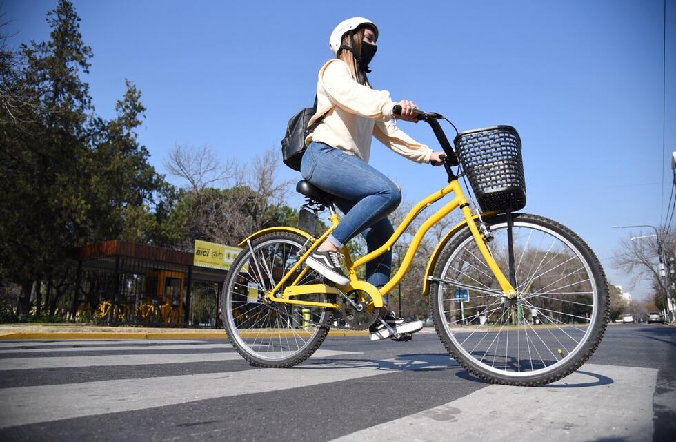 Cuáles serán los circuitos turísticos para conocer La Plata en bicicleta estas vacaciones