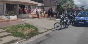 A vecinos de Arroyito le robaron el auto en un velorio en Carlos Paz