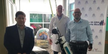 Entrega de insumos al Hospital de Área de Puerto Rico.