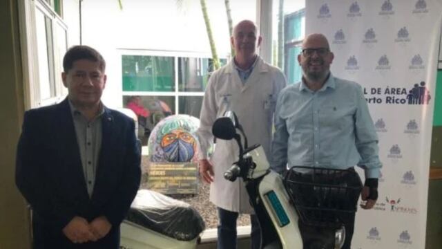 Entrega de insumos al Hospital de Área de Puerto Rico.