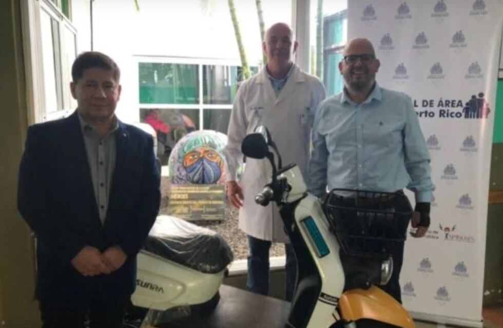 Entrega de insumos al Hospital de Área de Puerto Rico