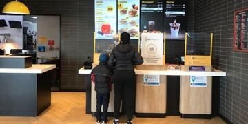 Denuncian estafa en convocatoria para puestos de trabajo en nombre de McDonald's.