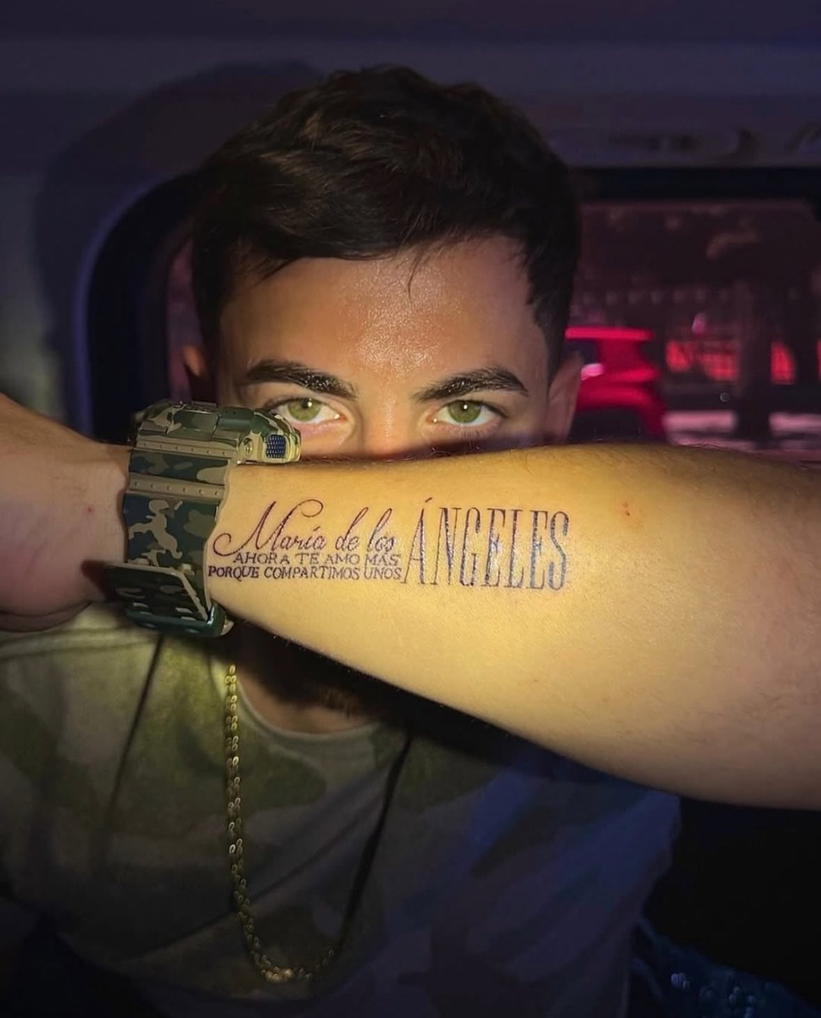 El tatuaje del cantante.