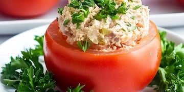Tomates rellenos: todo e color y el sabor de una navidad en familia. (Foto Pinterest)